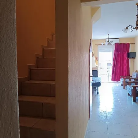 House Lena * سارتي