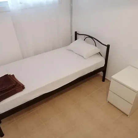 House Lena سارتي